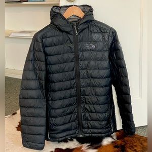 Men’s Medium Mountain Hard Wear puffer jacket